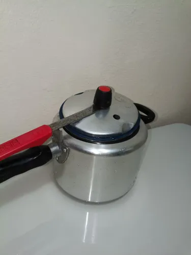 Panela de pressão 4,5 litros rochedo 