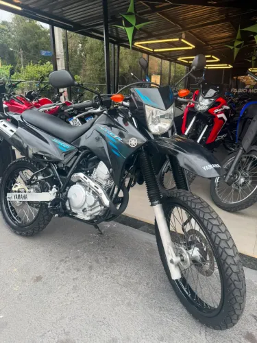 Lander 250 bem conservada
