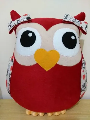 Almofada de pelúcia de coruja