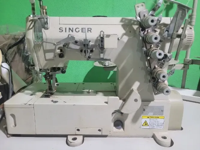 Maquina galoneira industrial