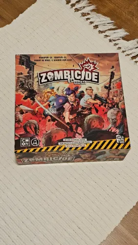 Zombicide 2a segunda edição sleevado em perfeito estado