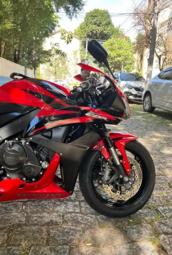 Cbr 600 rr apenas 35 mil km