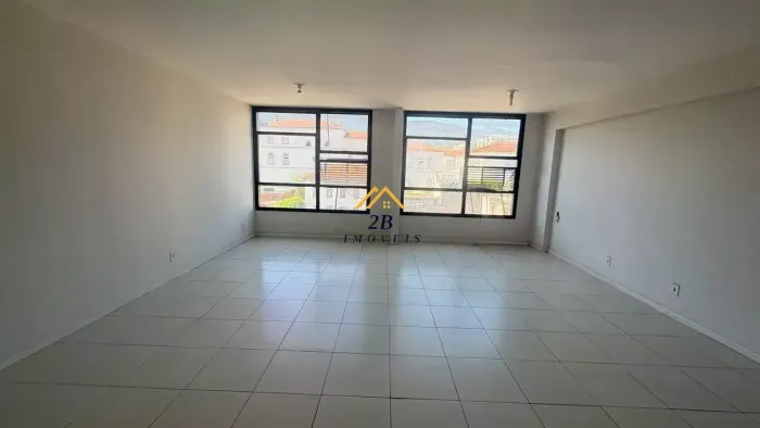 Duas salas comerciais à venda totalizando 70 m², com 2 vagas, 2 banheiros em Vila Isabel,