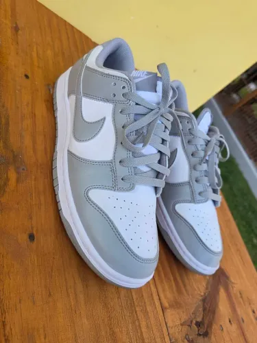 Nike Dunk Low - Tamanho 40 - Original