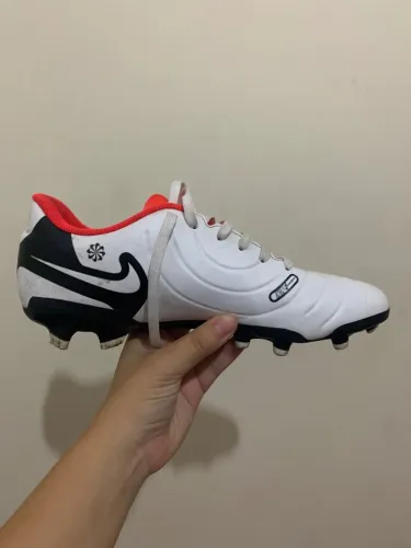 Chuteira Nike tiempo 