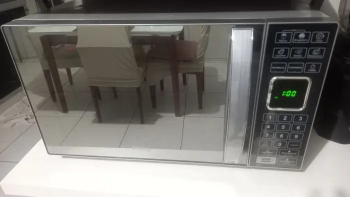 Microondas espelhado 23L Philco para conserto