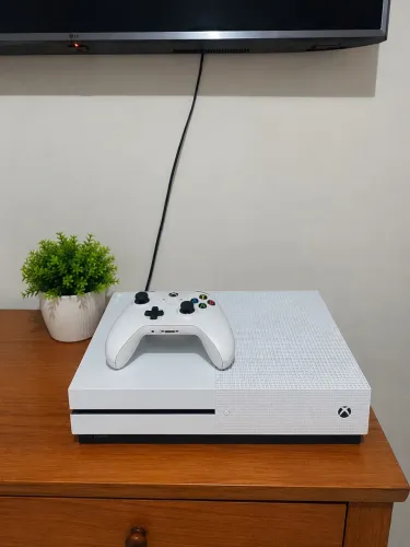 ? Xbox One 500GB Completo e Conservado - Funcionando 100%