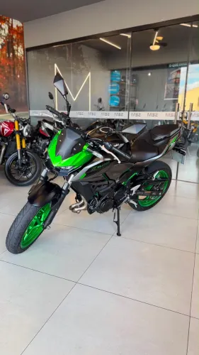 Kawasaki Z500 2025
