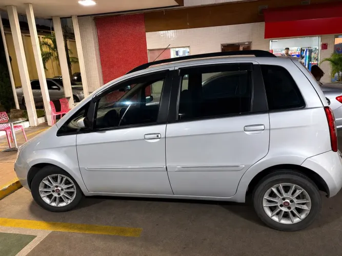 Fiat Idea ELX 1.8 MPI Flex 8V 5P 2010