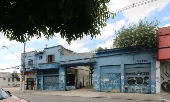 Galpão com múltiplas vocações na Barra Funda, um dos bairros mais badalados de São Paulo