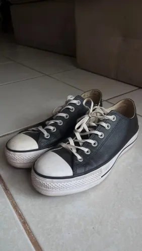 Vendo tênis All Star Couro tamanho 39
