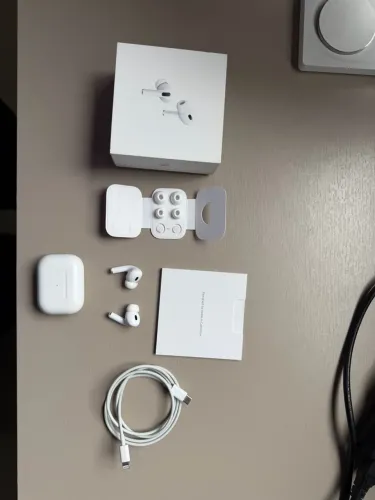 Apple AirPods Pro 2ª Geração USB-C Original + Caixa e Acessórios