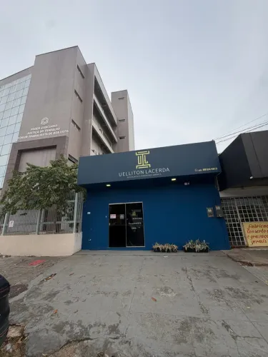 ALUGA-SE PONTO COMERCIAL NO CENTRO