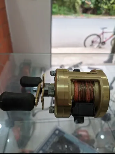 Carretilha Pesca Shimano Calcutta Conquest 201 (Manivela esquerda)