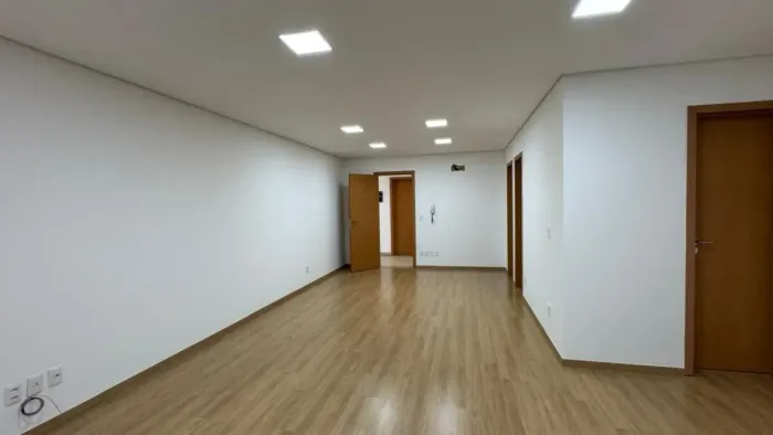 DUQUE HALL | Sala comercial para alugar, 43 m², 1 vaga porR$ 2.500,00 Londrina/PR.