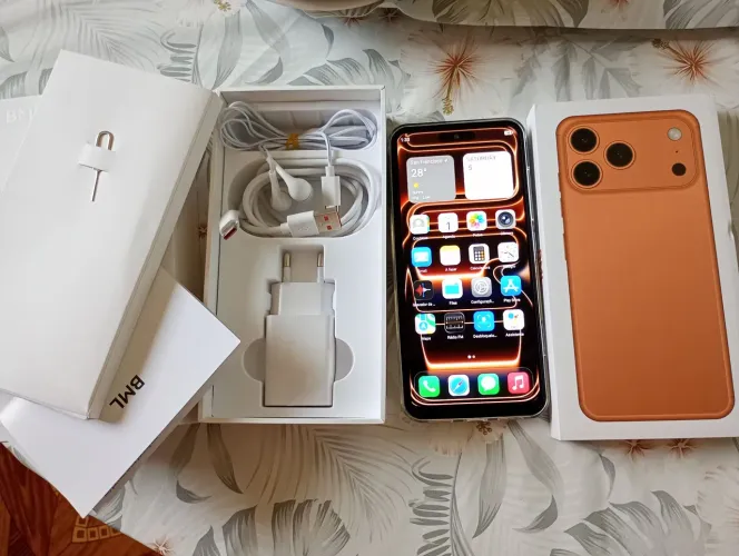 Vende-se Celular Rhino V7