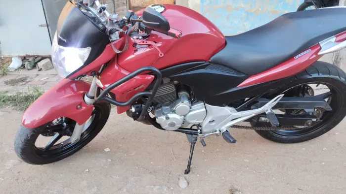 Vendo essa moto CB 300