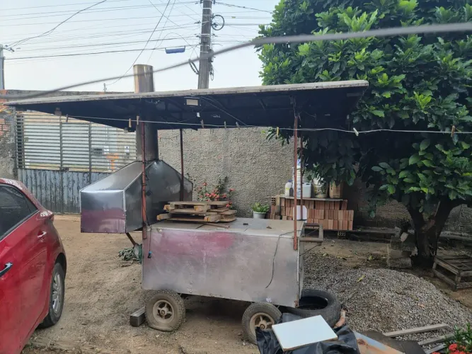 Vendo carrinho de espetinho 
