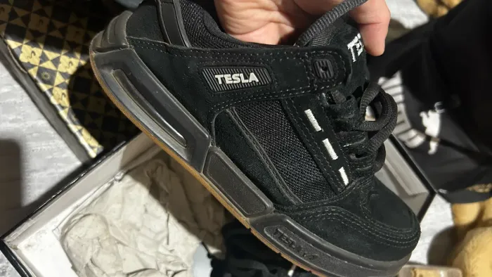 Ténis Tesla