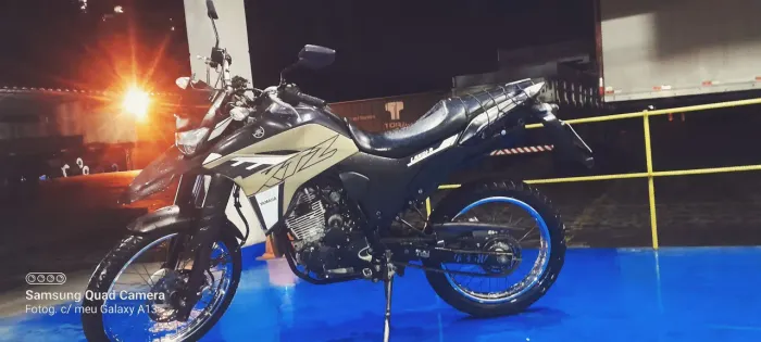 Xtz lander muito nova vendo ou troco em carro 