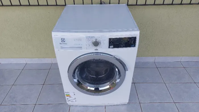 Lavadora de Roupas Electrolux 10,2Kg Front Load LFE10 -127V- ac. Cartão