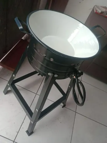 Fogão e tacho acarajé salgados