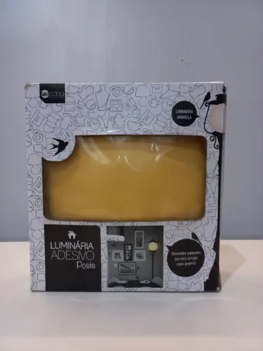 Luminária decorativa de adesivo;