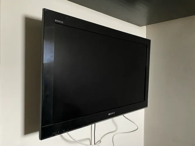 TV Sony Bravia LCD 32 modelo KDL 32BX300