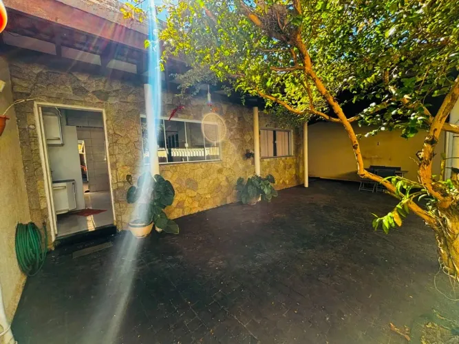 Casa à venda no bairro Cidade Jardim em Uberlândia