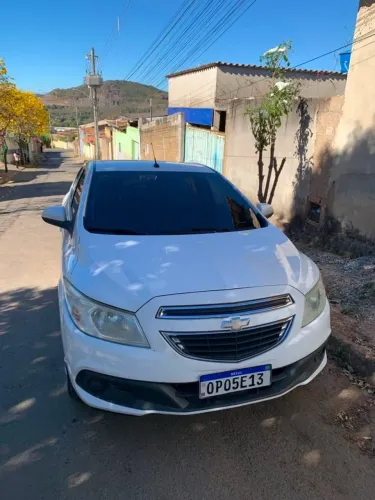 Chevrolet Onix Hatch LT 1.0 8V Flex Power Mec. 4P 2013