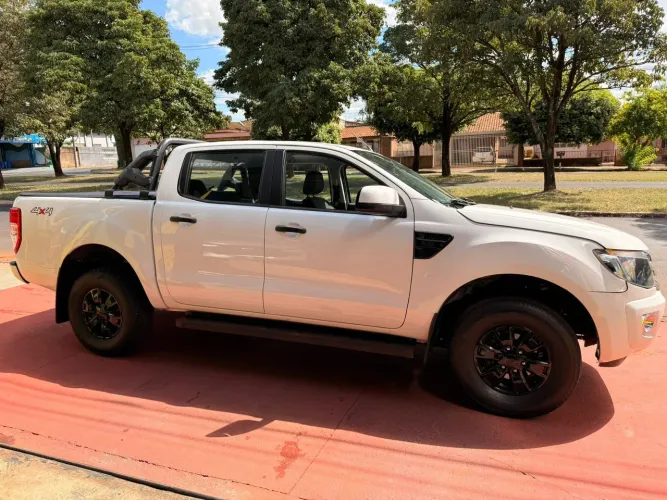 Ford Ranger XLS 2.2 4X4 CD Diesel Mec. 2015