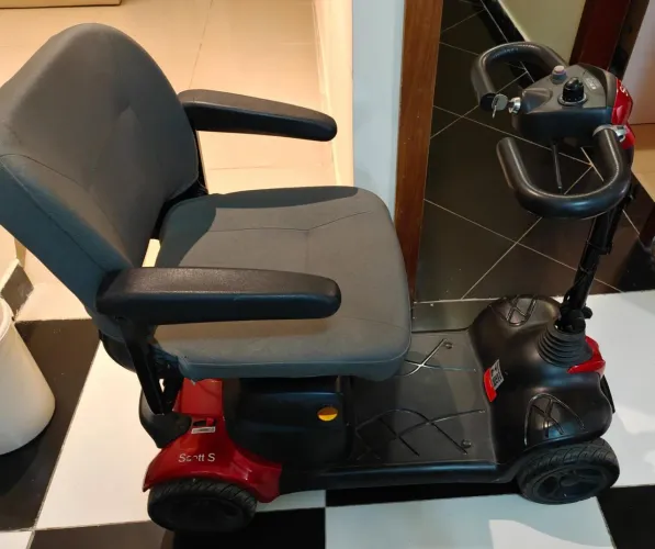 Cadeira elétrica scoot para idosos