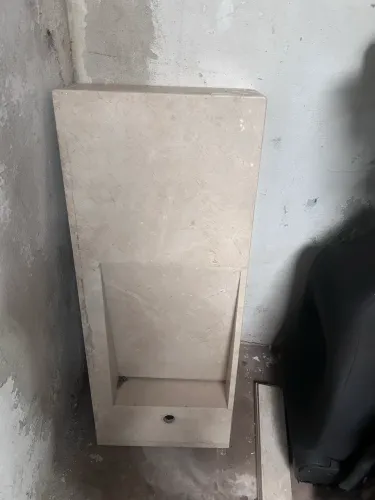 Pia para banheiro esculpida