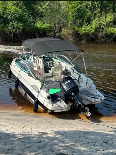 Vendo Lancha Foker 240 ano 2019 com Motor Mercury 200 HP - Apenas 200 H de uso