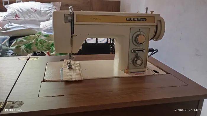 Máquina de costura