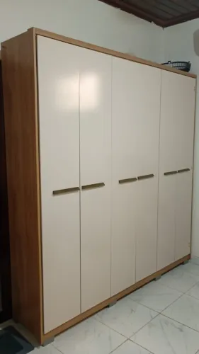 Guarda roupa 6 portas