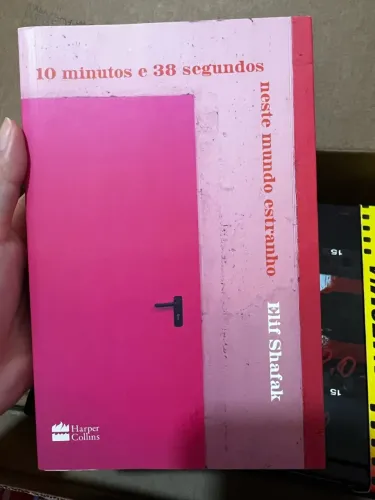 Livros variados à venda!