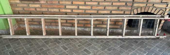 Escada de alumínio