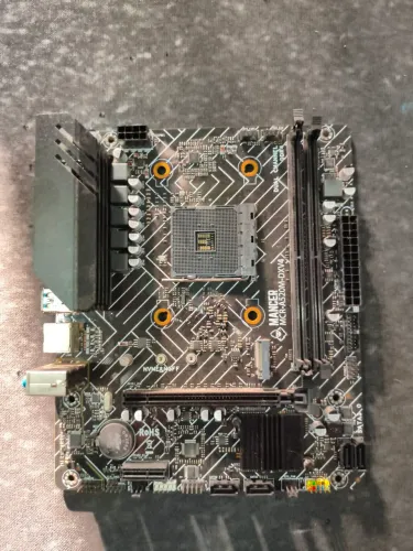 placa-mãe modelo Mancer MCR-A520M-DXV4.