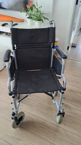 Vendo cadeira de rodas