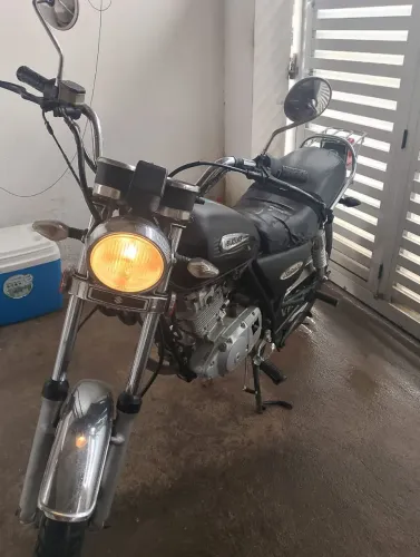 Intruder 125
