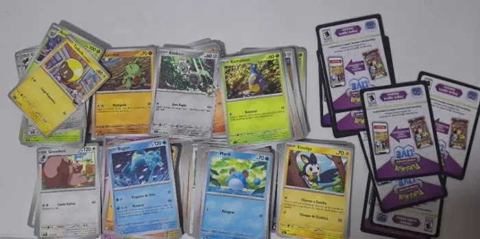 Bulk de Cartas Básicas Pokémon TCG + Códigos Pokémon TCG Live