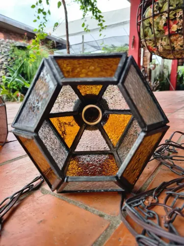 Luminária Pendente Vintage em Vitral Âmbar