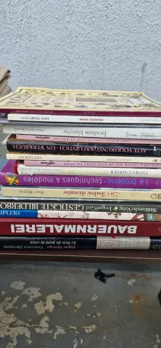 Livros e revistas importados bordado