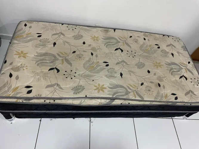 Cama de solteiro conjugada