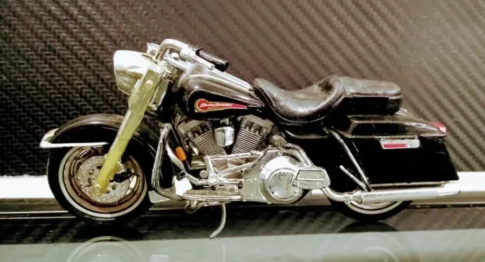 Miniatura Harley Davidson Road King