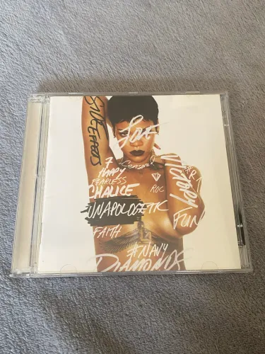 Rihanna - Unapologetic