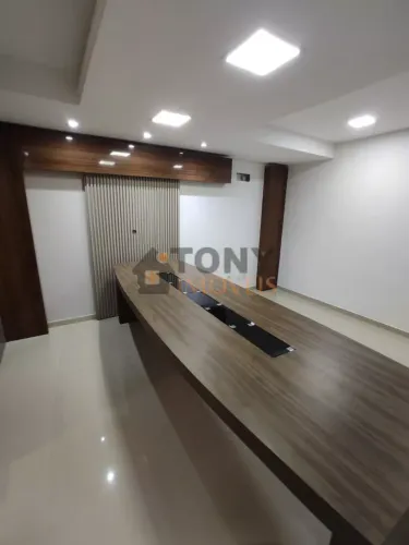 CASA COMERCIAL COM 100² - 7 SALAS - 3 BANHEIROS