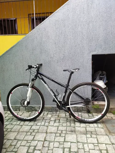 Bicicleta High One Victory 29 