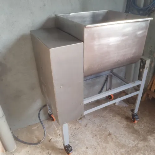 Misturador de carne industrial eixo duplo 120 kg capacidade